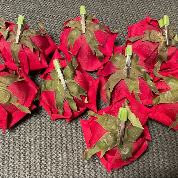3/$15 Set of 8 LIFELIKE clip-back roses w/clips to attach to tree, hair,clothing - Picture 4 of 7